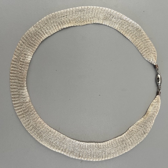 18” Titanium Ribbon Necklace - Picture 2 of 5